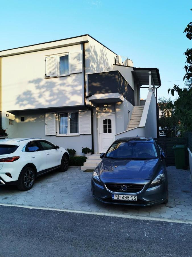 Apartment Ana 파자나 외부 사진